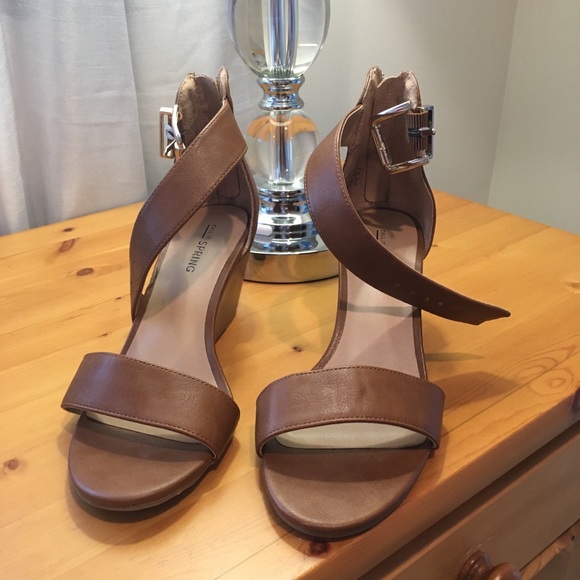 Sandals - Picture 1 of 3